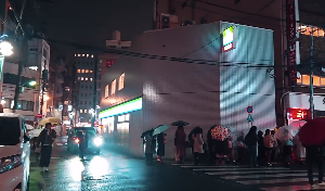 雨后街边景象人群生活走路视角视频素材