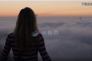 美女高山欣赏云海背影视频素材