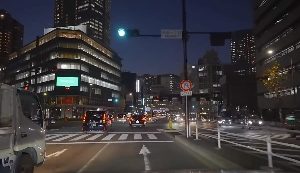 日本东京街头夜晚开车视频素材