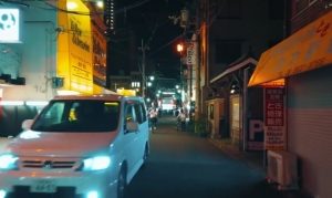 夜晚日本街头下班人群走路视频视频素材